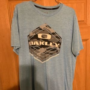 XL Oakley T shirt